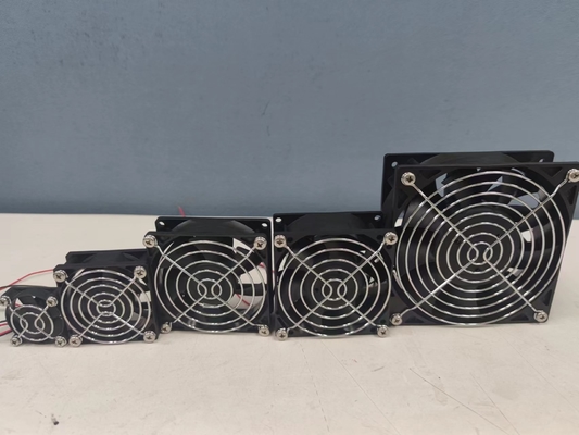 팬 120x120x38mm 12V를 냉각시키는 고속도 DC 저소음